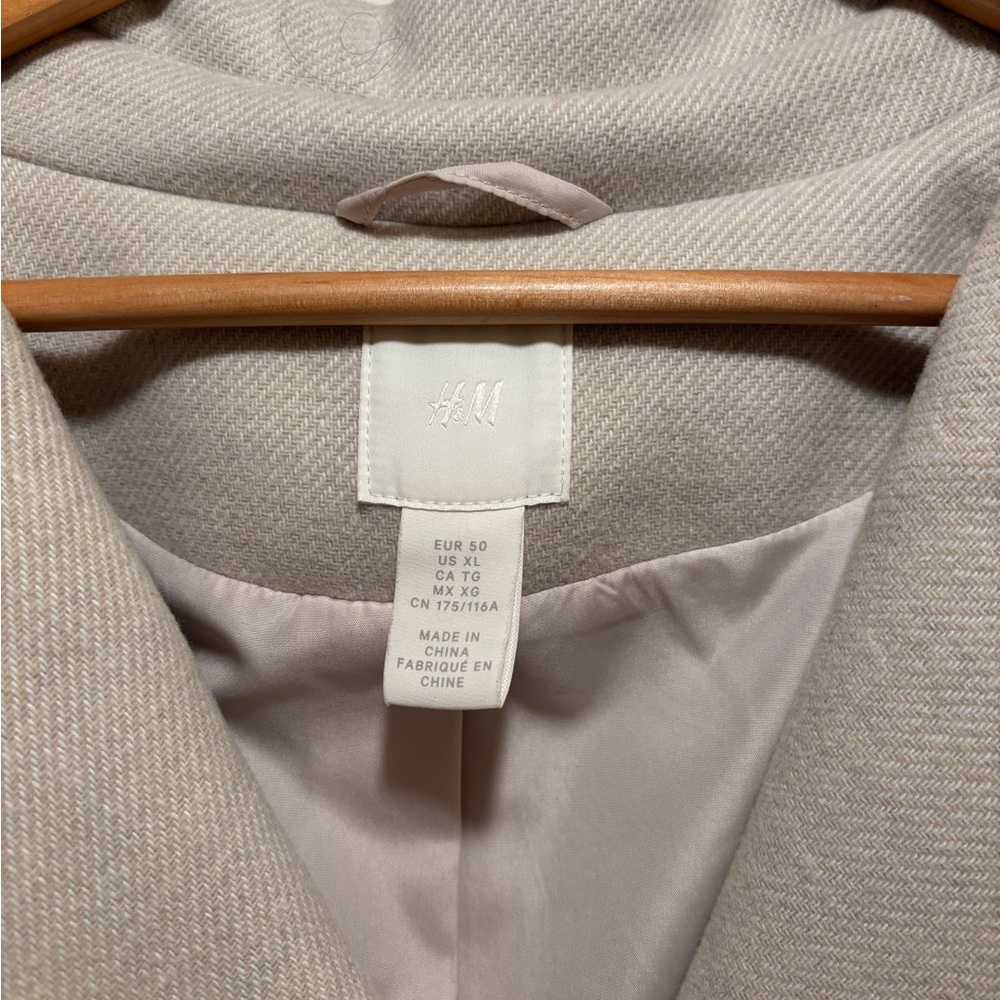 H&M Beige Trench Coat with Classic Tailored Silhouette - Picture 3 of 5